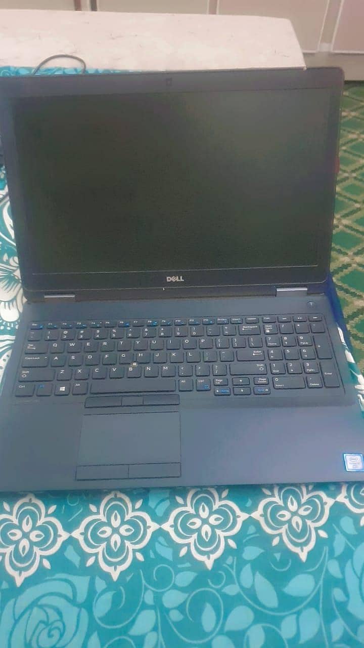Dell Latitude E5570 0