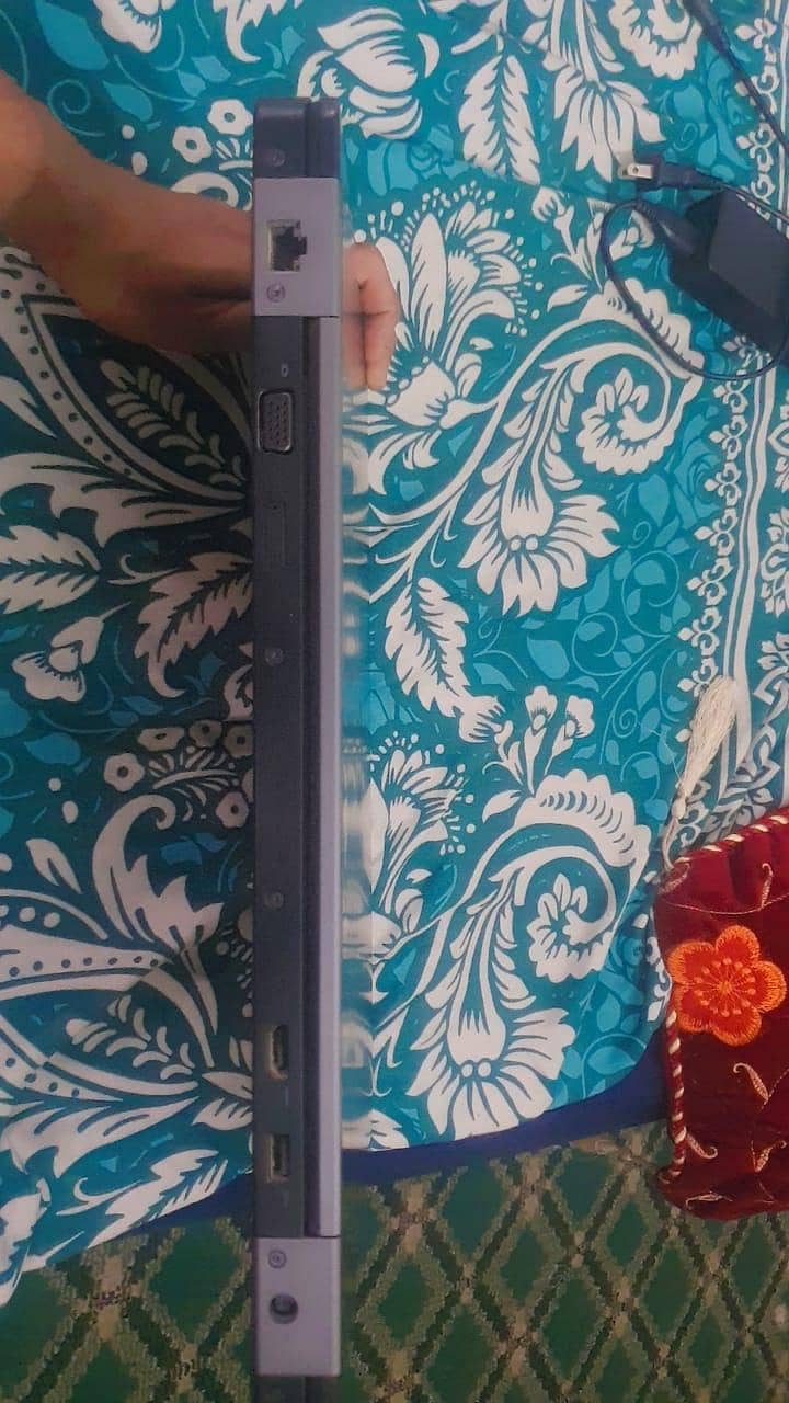 Dell Latitude E5570 4