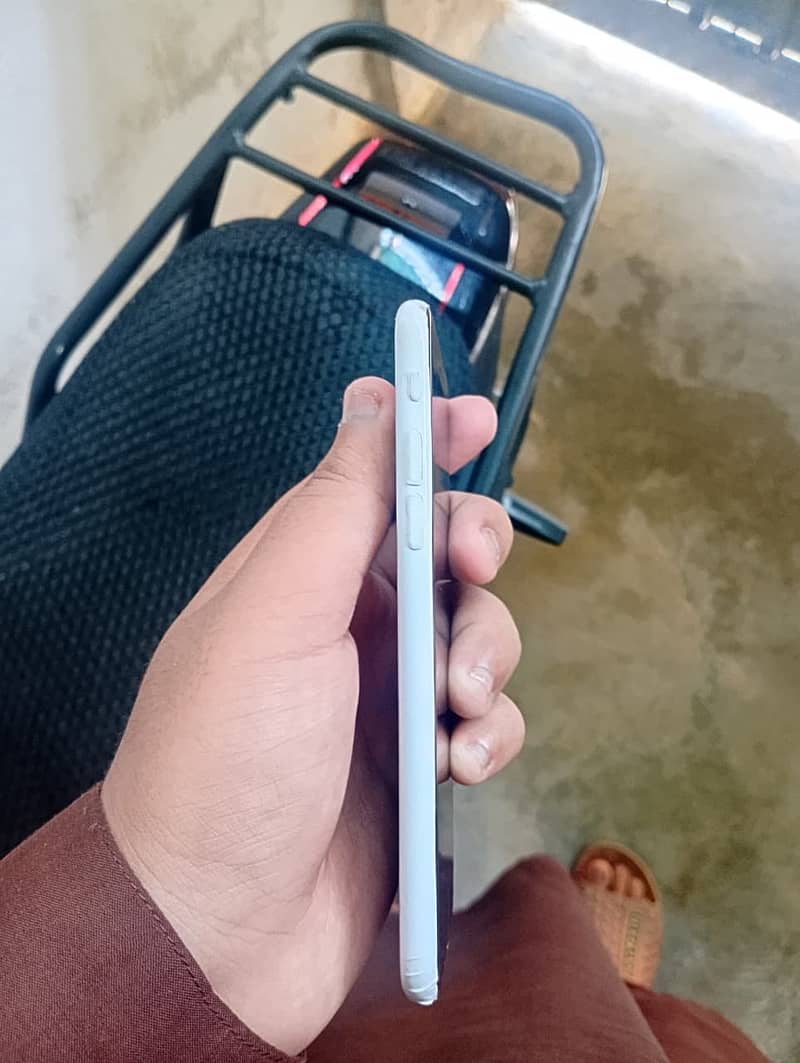 Apple iPhone SE 3