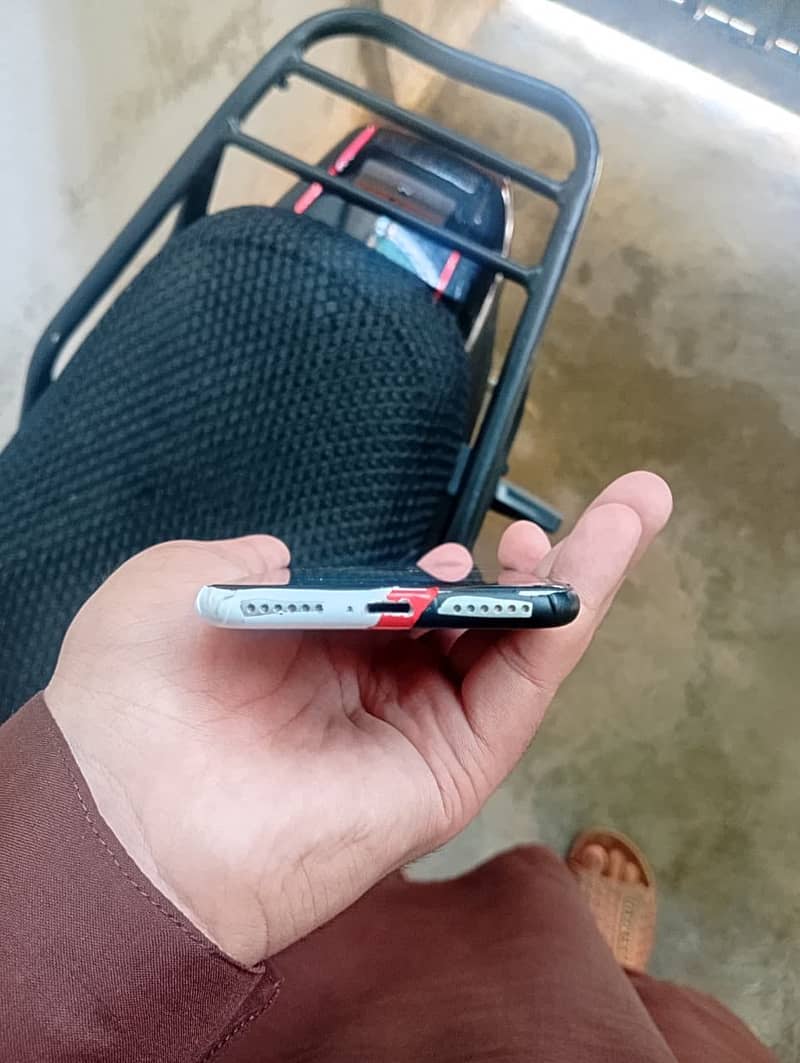 Apple iPhone SE 6