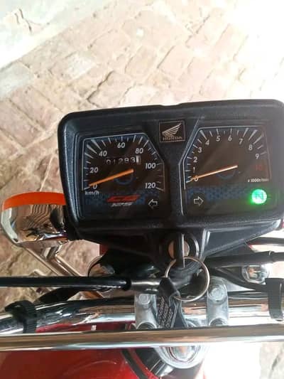 bike bilkul fresh new ha totally oringle
