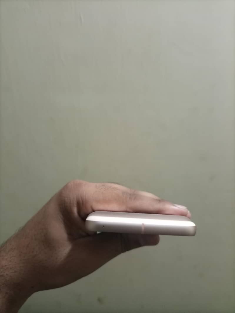 Google Pixel 8 3