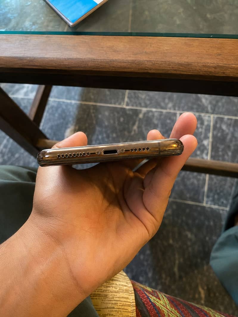 Apple iPhone 11 Pro Max 0
