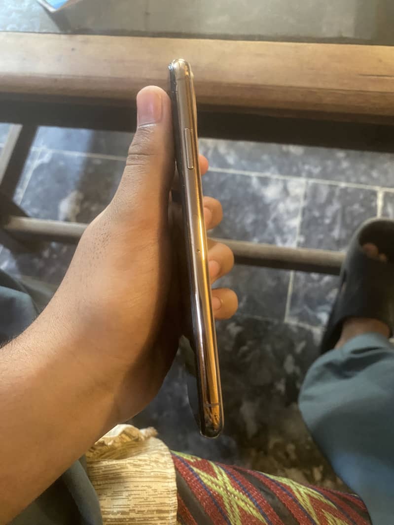Apple iPhone 11 Pro Max 5