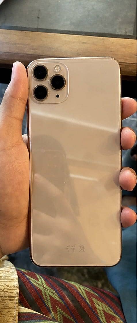 Apple iPhone 11 Pro Max 10