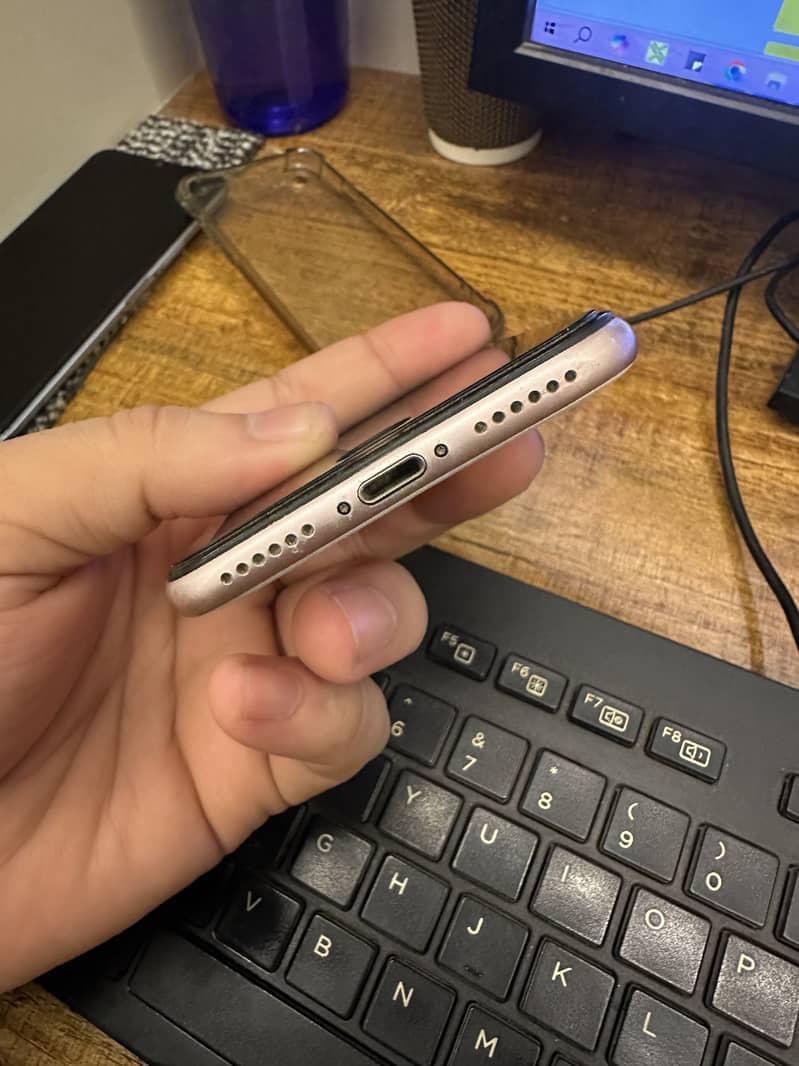 Apple iPhone 7 3