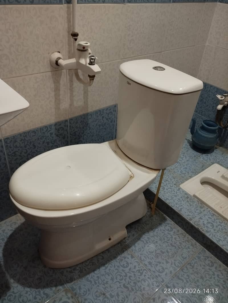Durr Commode 1