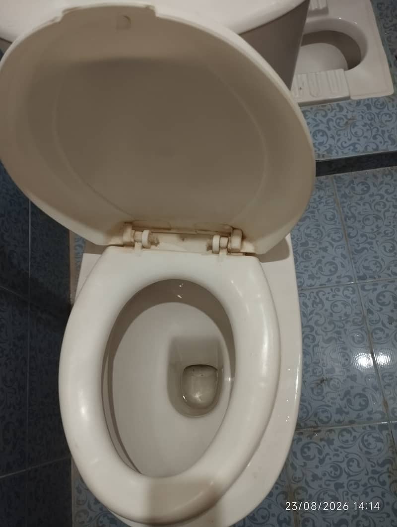 Durr Commode 4