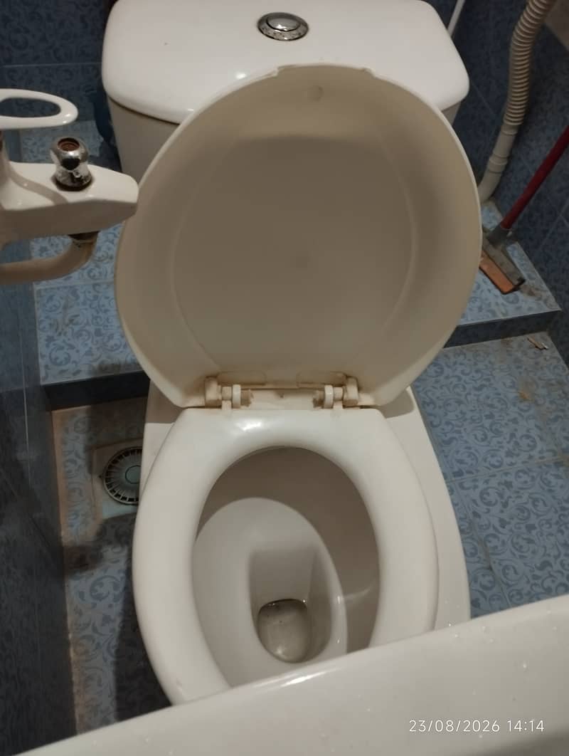 Durr Commode 5