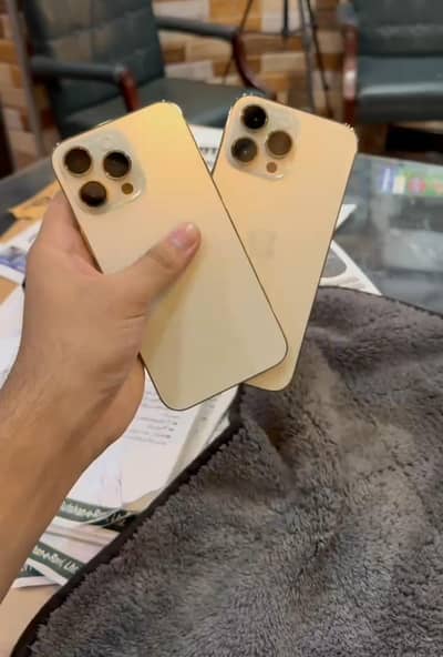 Apple iPhone 16 pro with cable and box