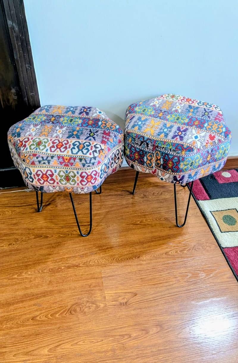 Sofa set, Table & Lamp 2
