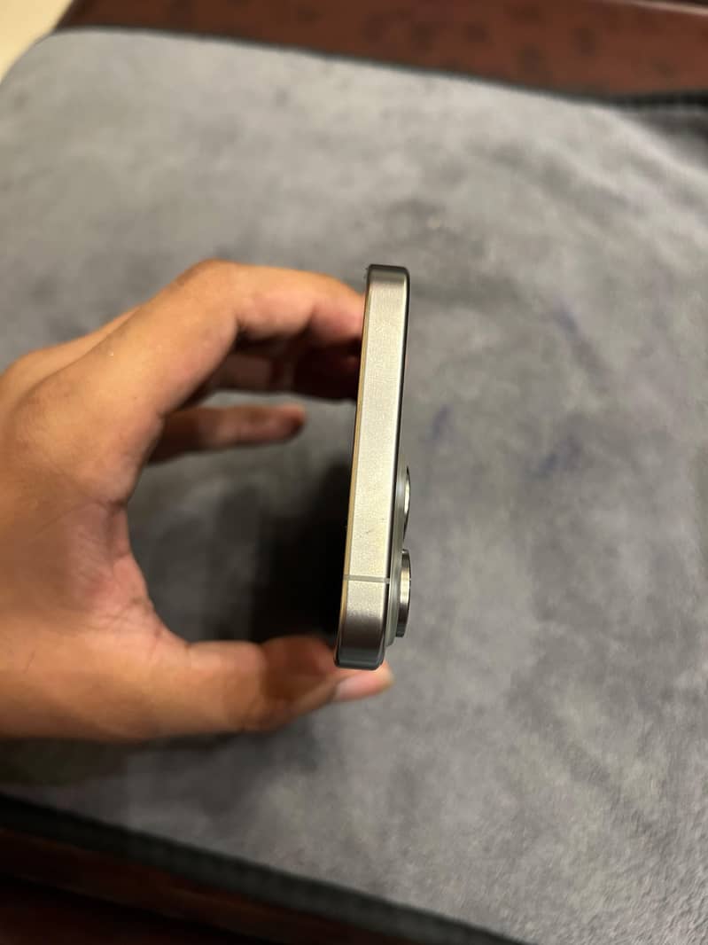 Apple iPhone 15 Pro Max 1