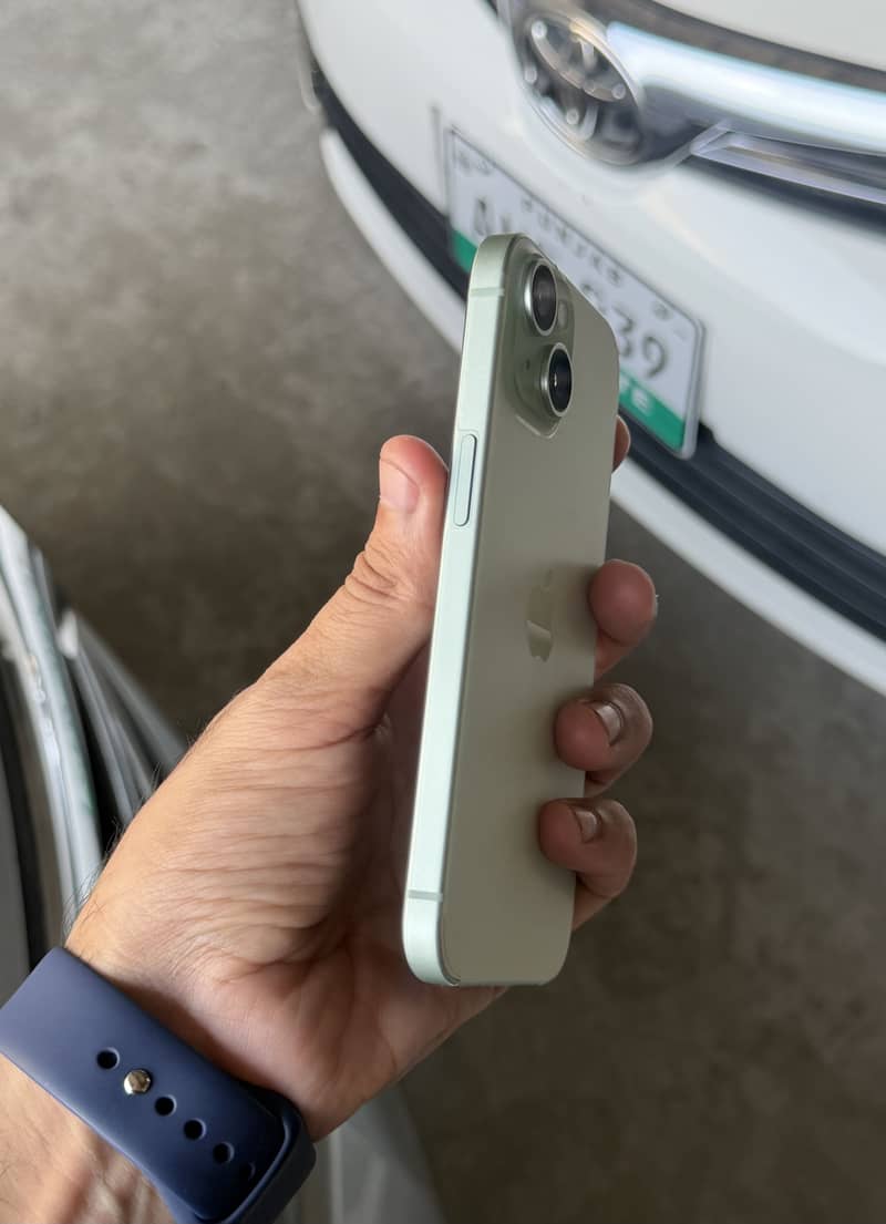 Apple iPhone 15 3