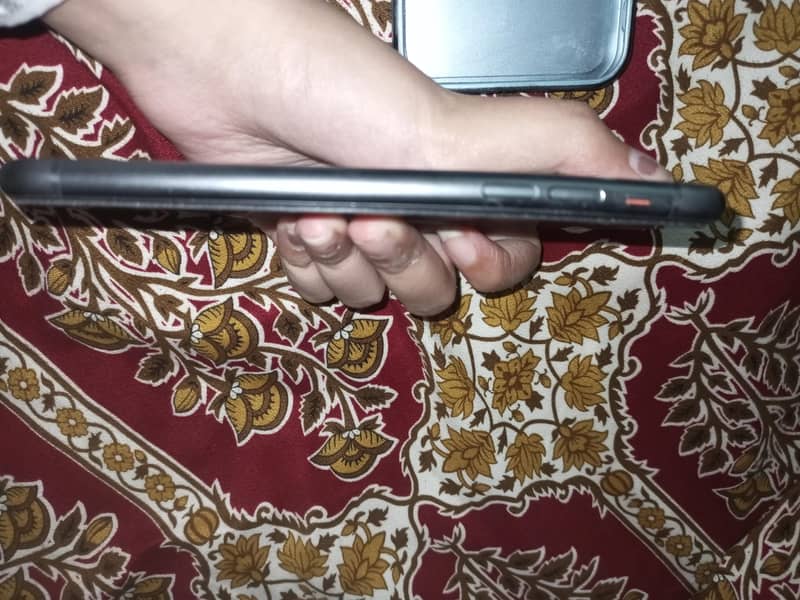 Apple iPhone 11 5