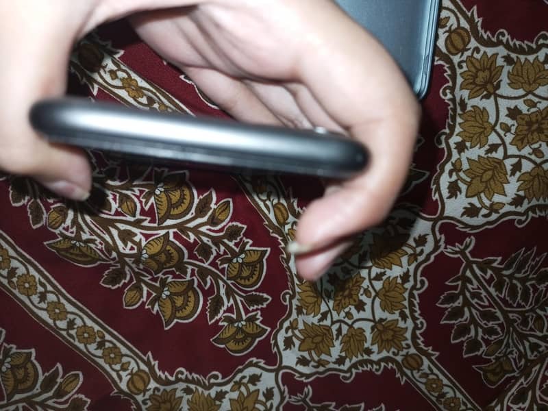 Apple iPhone 11 6