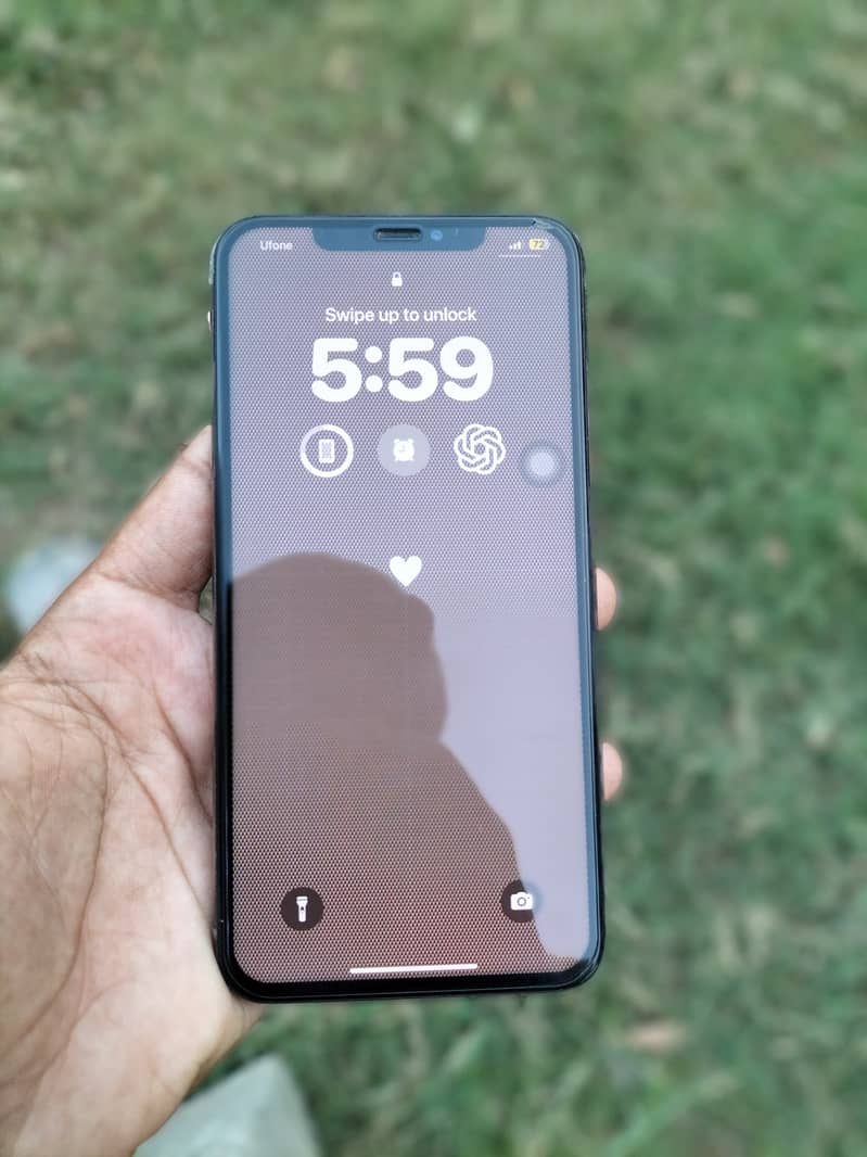 Apple iPhone XS Max 1