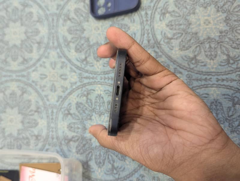 Apple iPhone 12 2