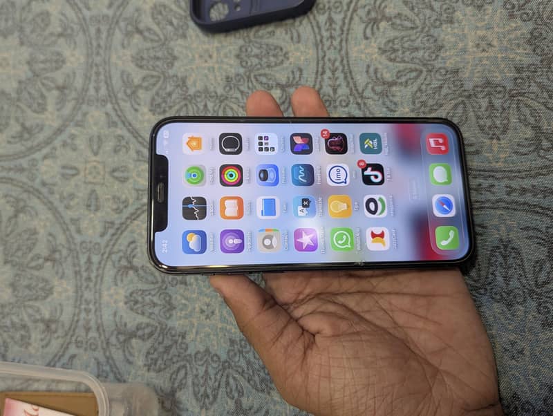 Apple iPhone 12 3