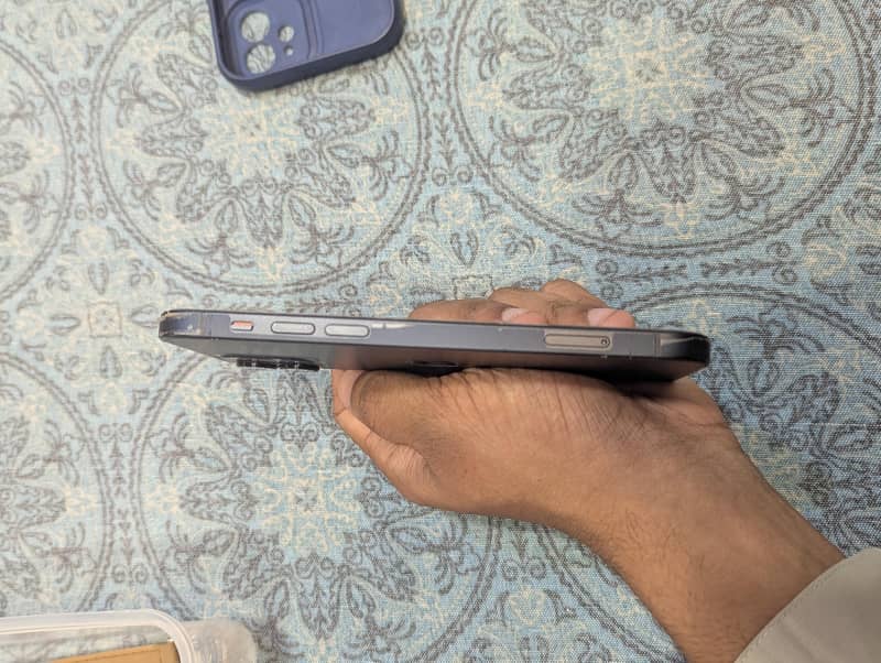 Apple iPhone 12 6