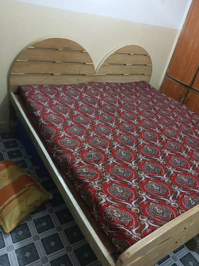 2 single beds available