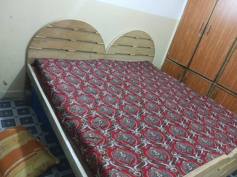 2 single beds available 2