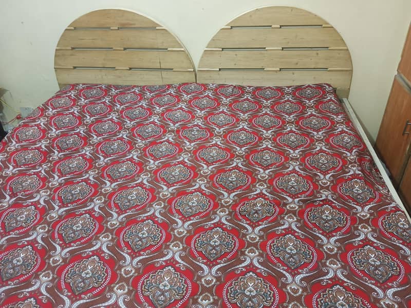 2 single beds available 5