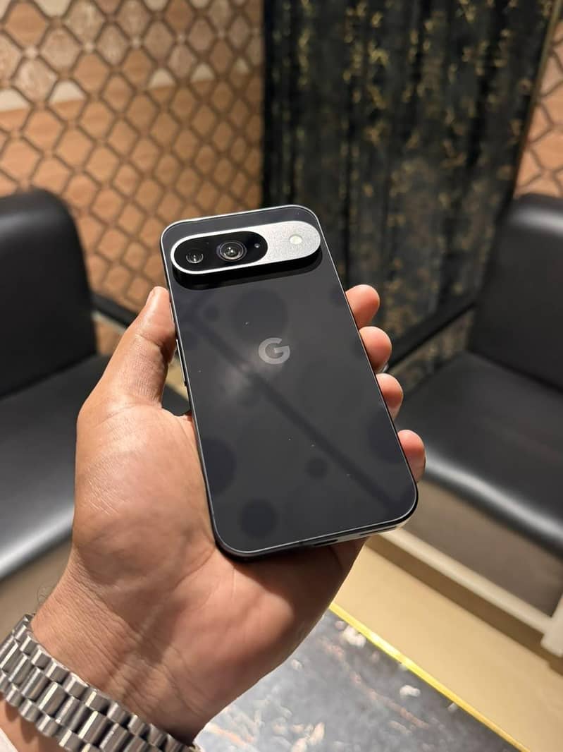 Google Pixel 9 4