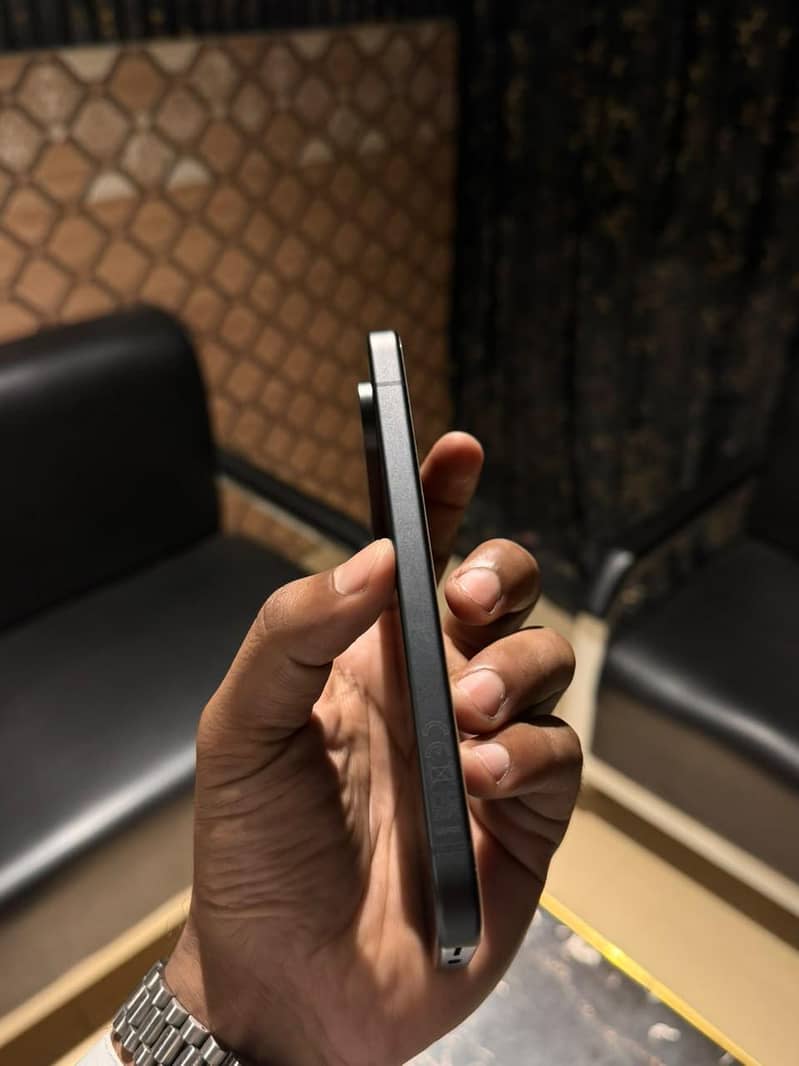 Google Pixel 9 5