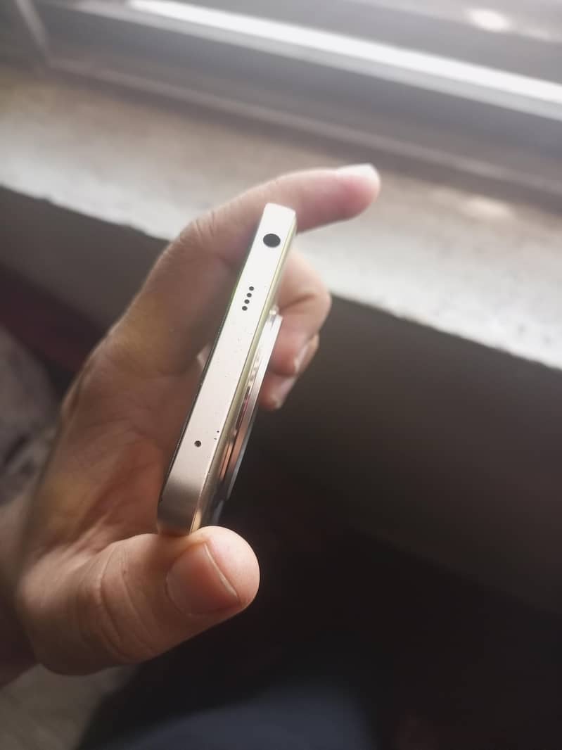 Realme 13 Plus 4