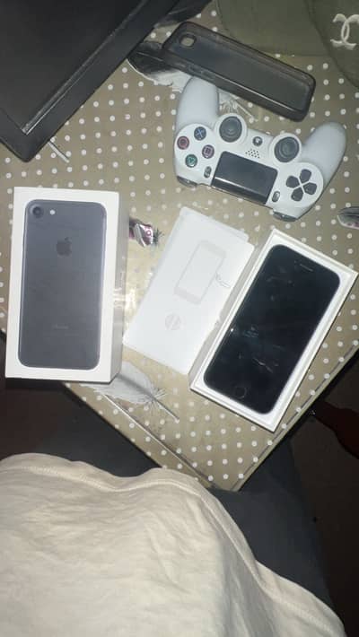Apple iPhone 7