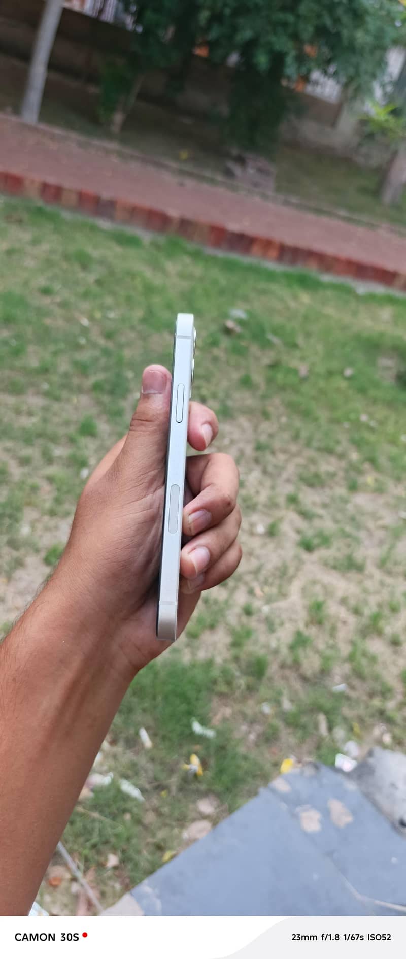 Apple iPhone 12 2