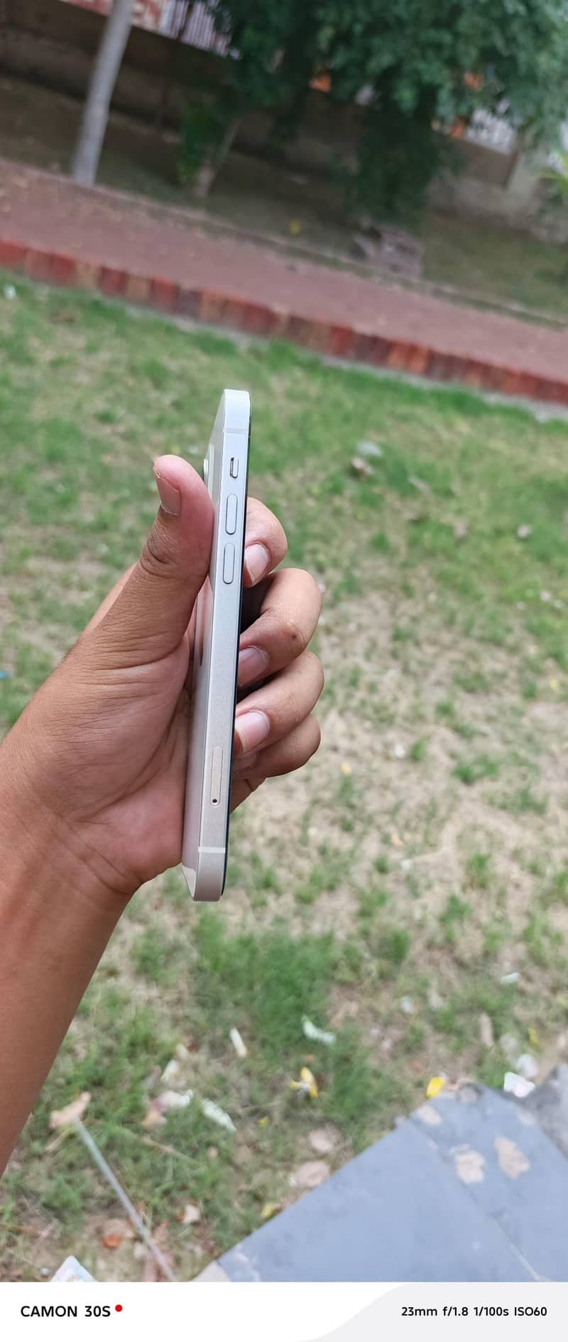Apple iPhone 12 4