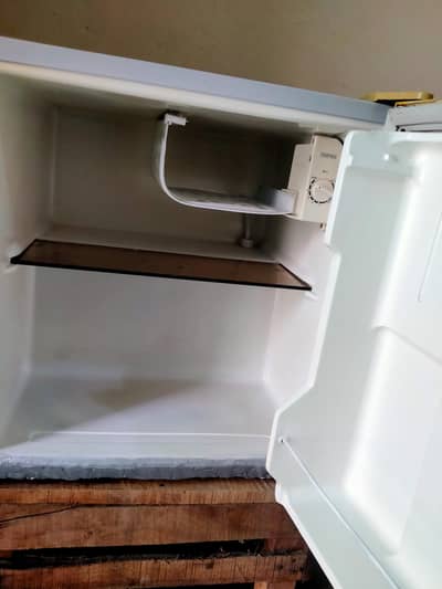 mini Fridge excellent condition National