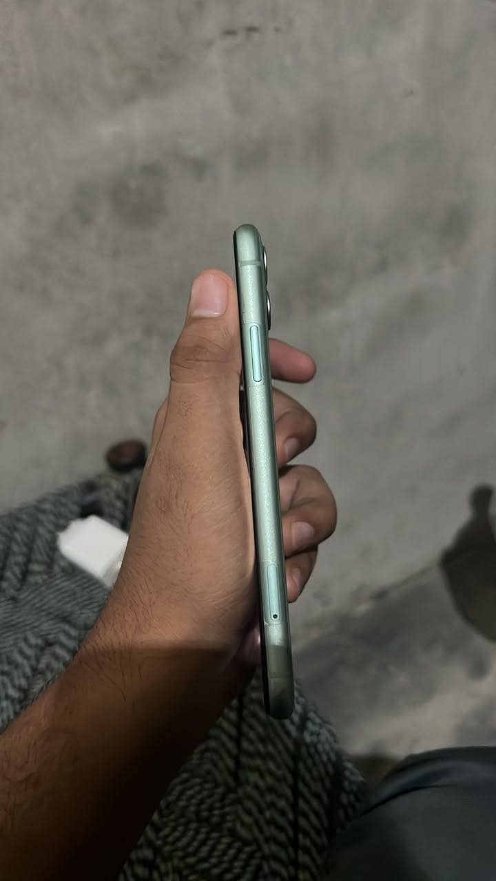 Apple iPhone 11 2