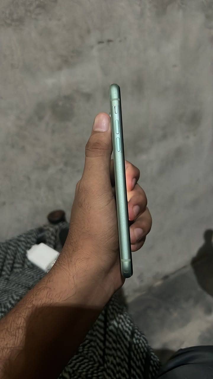 Apple iPhone 11 5
