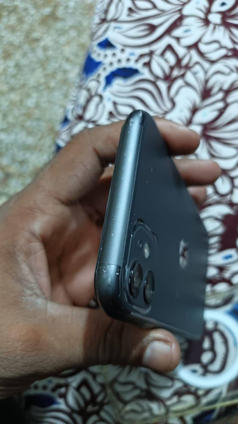 Apple iPhone 11 3