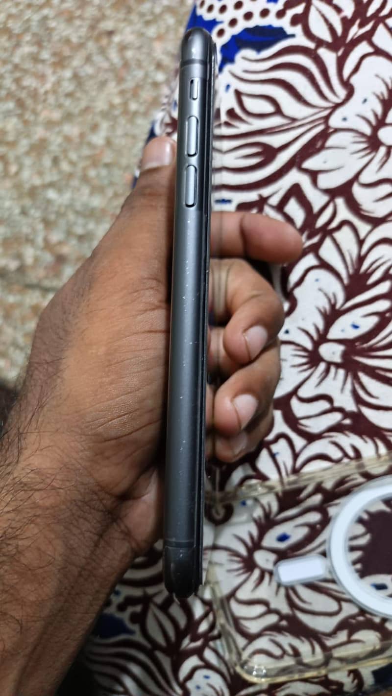Apple iPhone 11 5