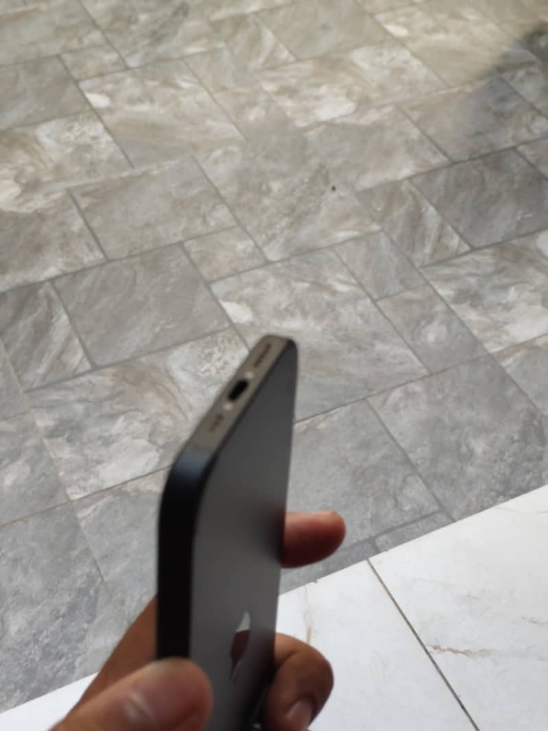 Iphone 15 jv 4