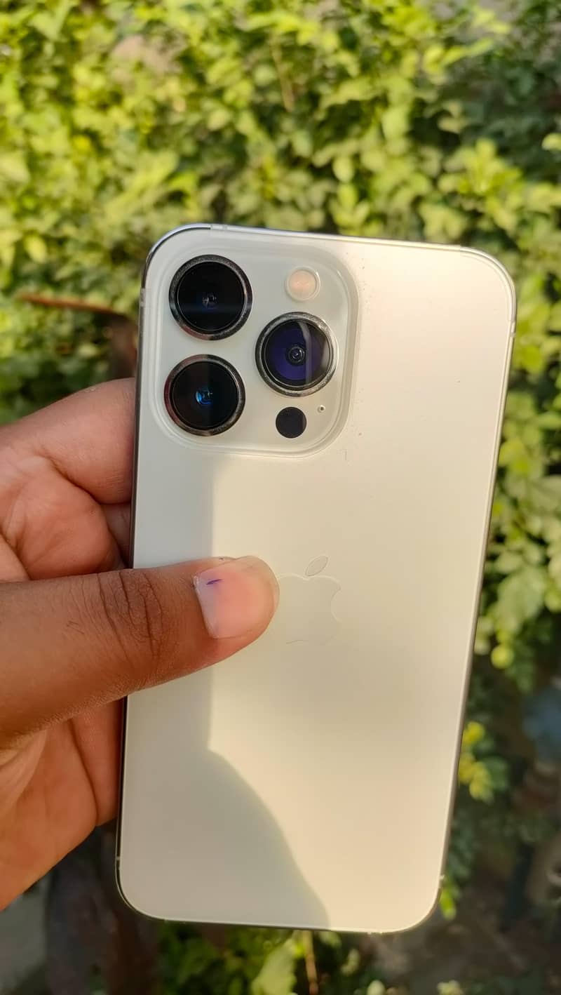 Apple iPhone 13 Pro 3