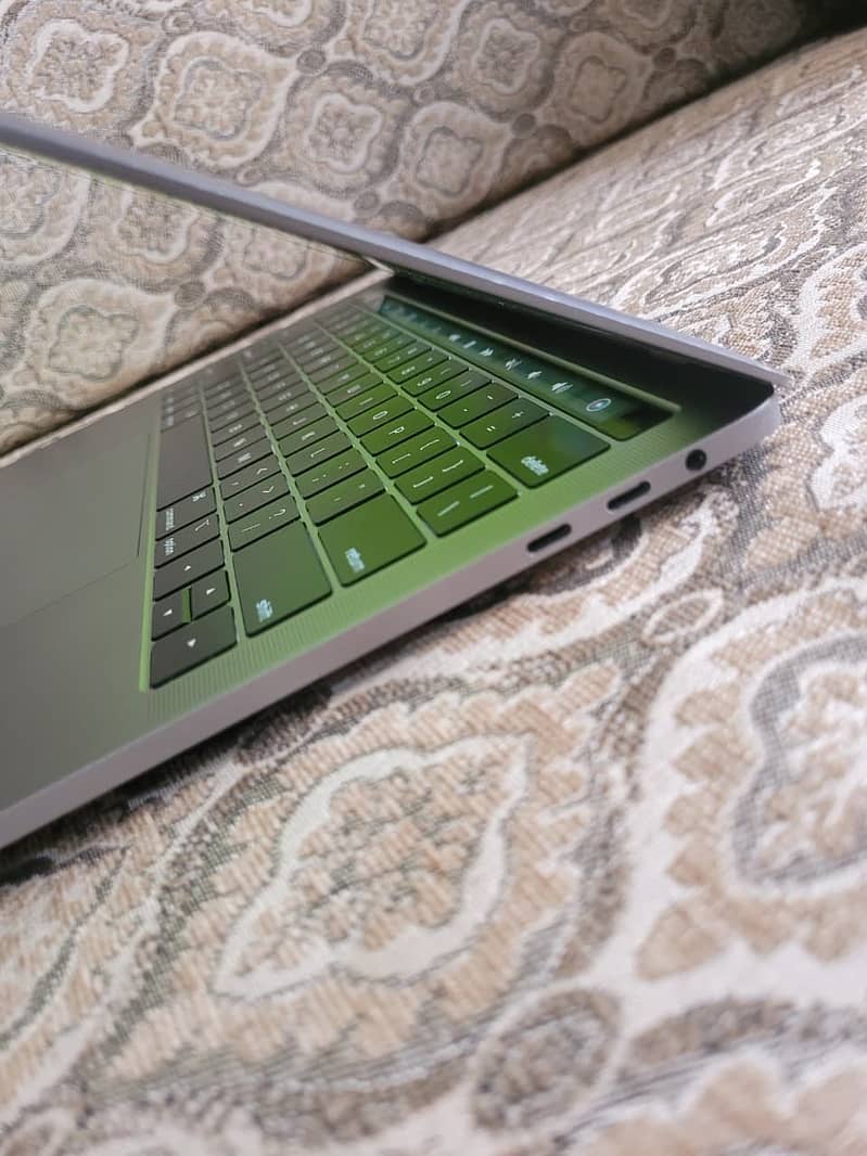 Macbook 2018 pro 7