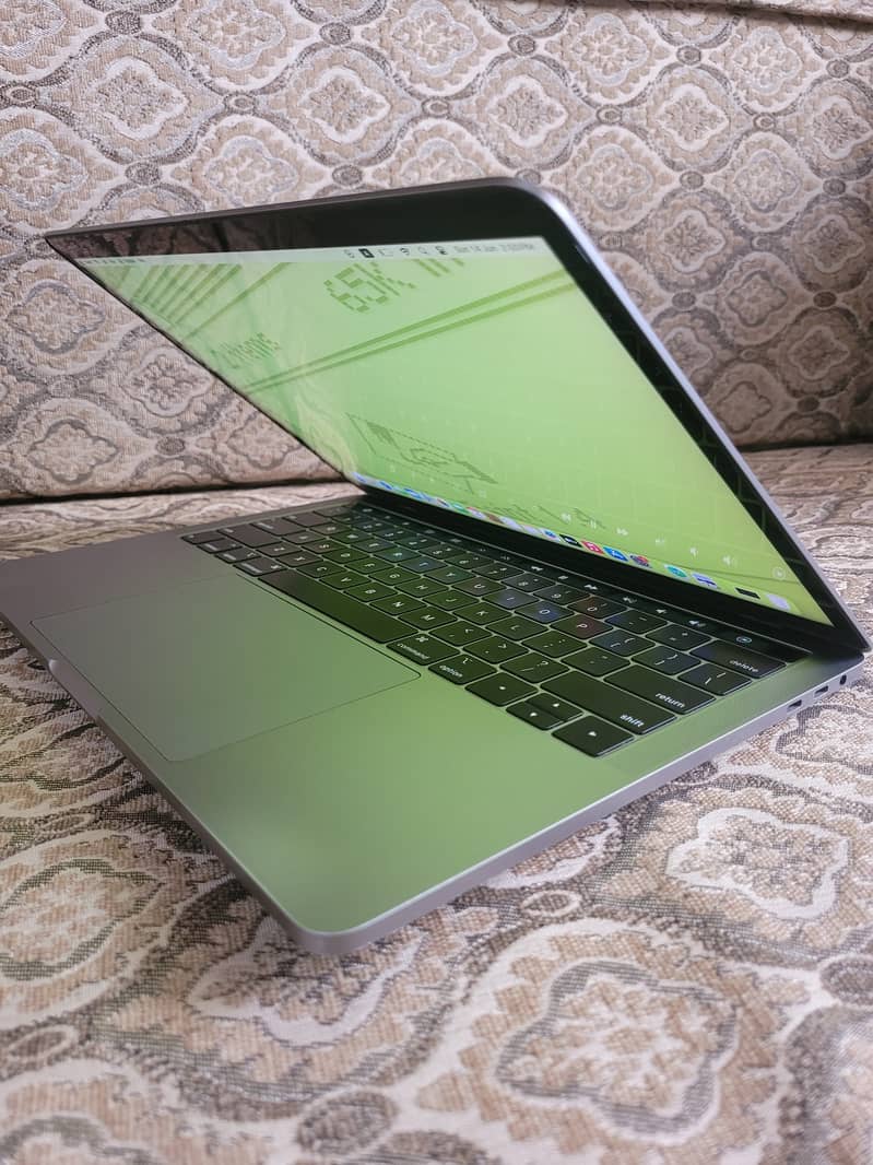 Macbook 2018 pro 9