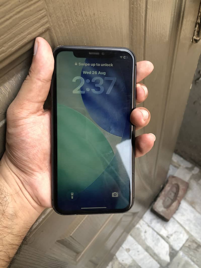 Apple iPhone 11 4