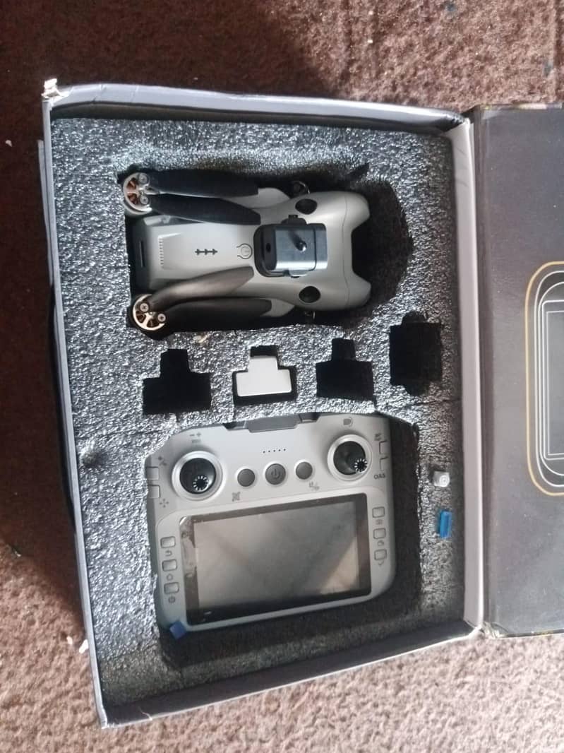 DJI M4 0