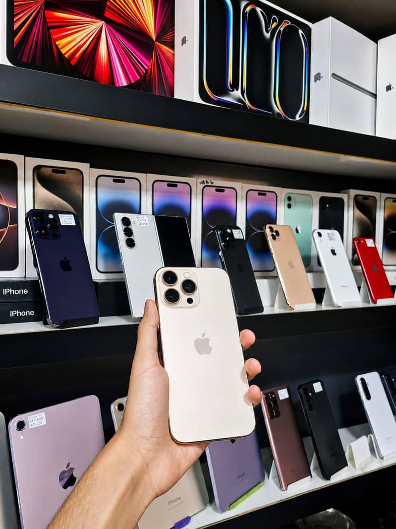 Apple iPhone 16 Pro Max 1