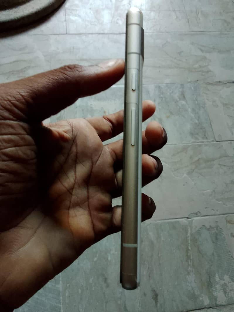 Google Pixel 7a 2