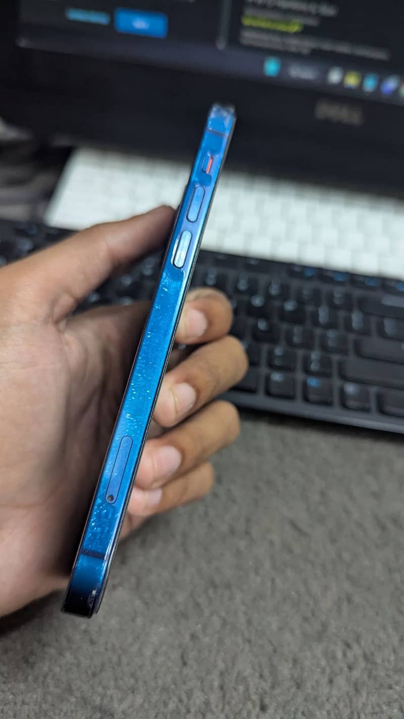 Apple iPhone 12 11