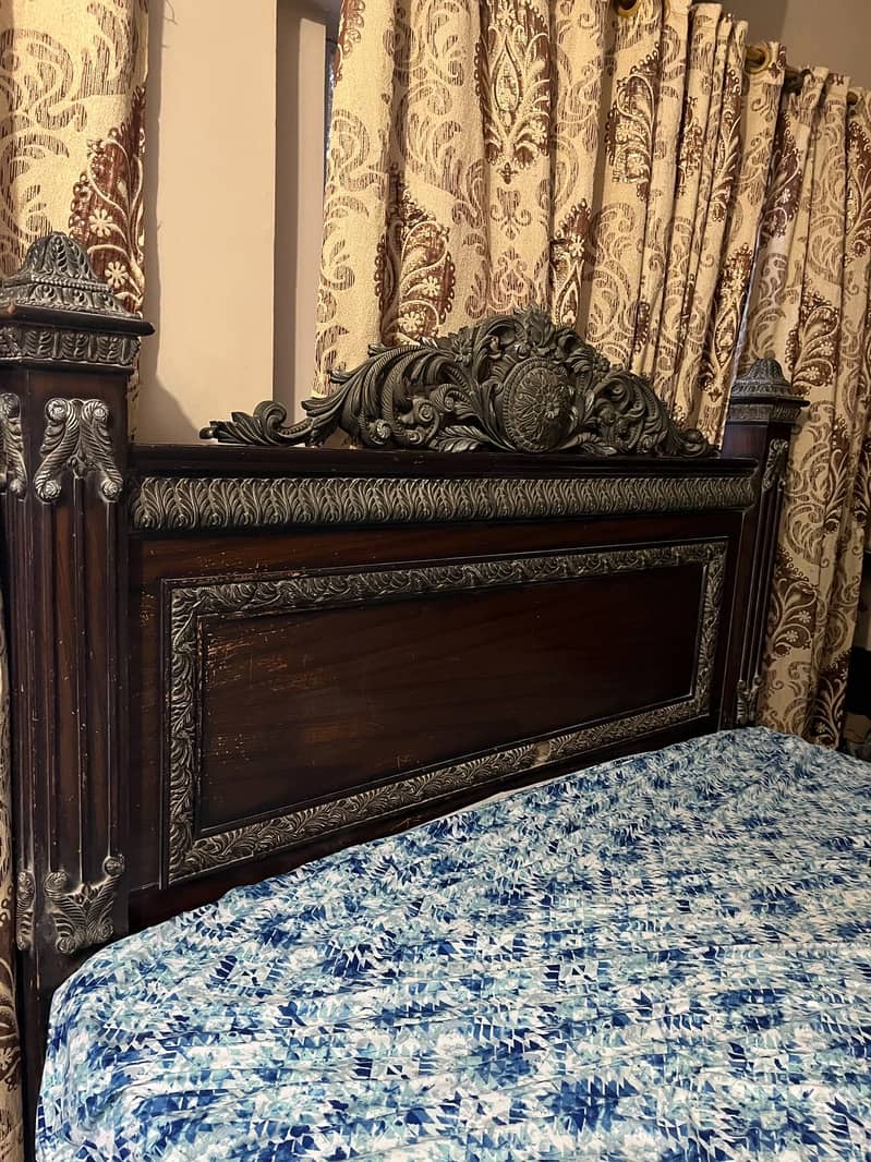 Bed and wardrobe 3