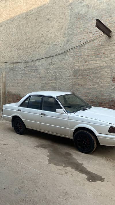 Nissan Sunny 1989