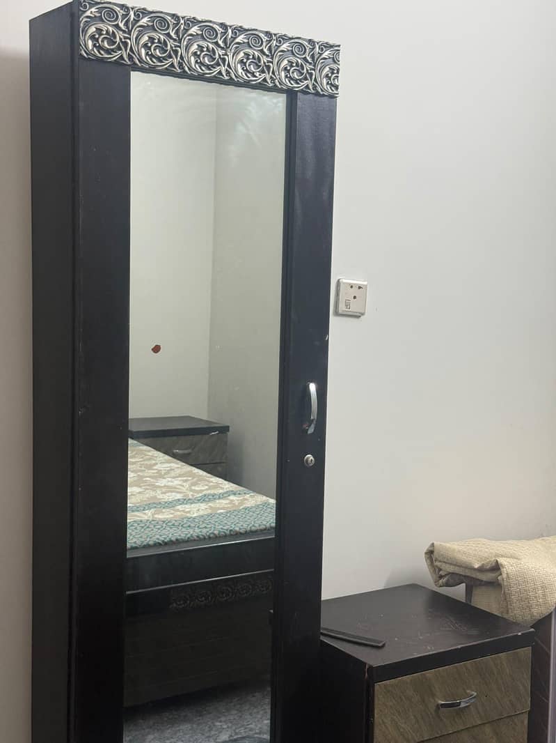 double bed without matress+dressing 0