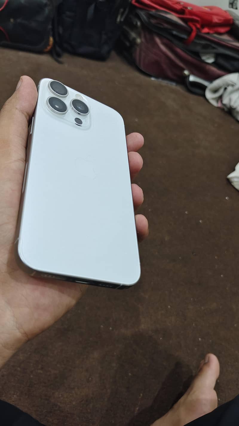 Apple iPhone 15 Pro Max 1